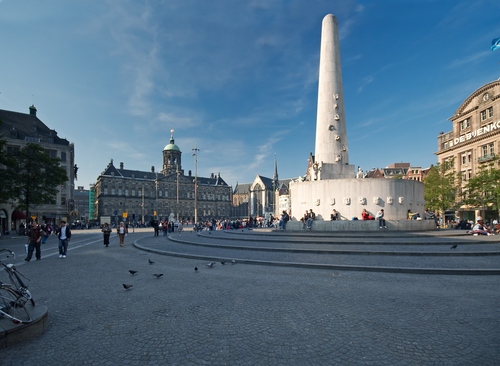 dam-with-national-monument-amsterdam